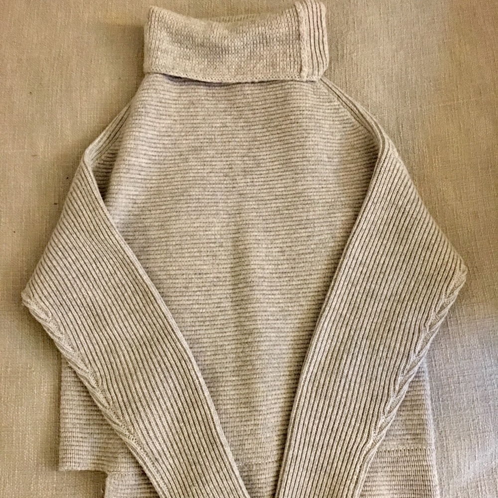 Babaton Mika light grey sweater